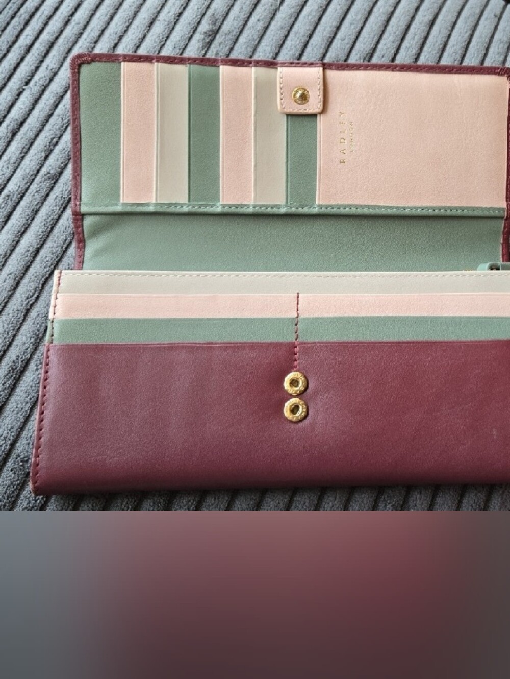 RADLEY LONDON Burgundy Leather Wallet with Multicolor Dog - Picture 4 of 6